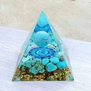 Turkoois Piramide Orgoniet 6cm