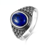 Ovale ring in zilver met Lapis Lazuli.