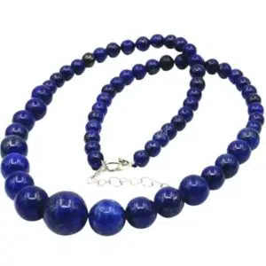 Lapis Lazuli en natuurstenen halsketting voor dames.