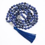Levensboom ketting in Mala met Lapis Lazuli en Boeddha.
