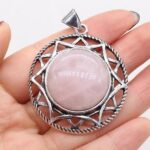 Ketting met hanger van rozenkwartsster.